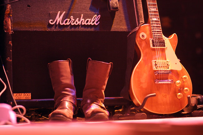 Rock'n'roll
Skitta, bootsit ja Marshall
Avainsanat: Mika Järvinen Crazy World bootsit kitara skitta teline Marshall vahvistin tavarat kamat rekvisiitta