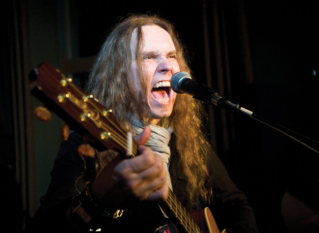 J. Ahola 2011
Avainsanat: J Jarkko Ahola duo Karoliina Kotka