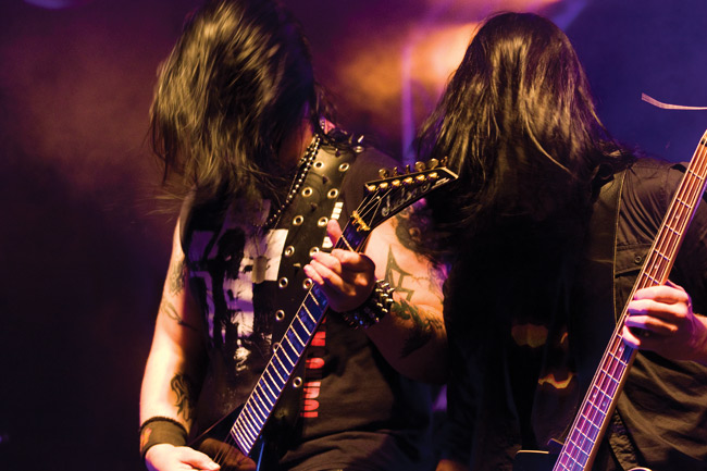 Karvapäät liikkeessä
Viren ja Eerola
Avainsanat: Domination Black Dark River festival Ville Viren Sir Lauri Eerola