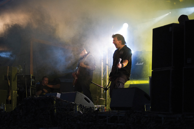Kaihoro
Dark River Festival 2007, Honkala, Kotka.
Avainsanat: Kaihoro Dark River Kymi Honkala Kotka Markku Pihlaja hello my bitch