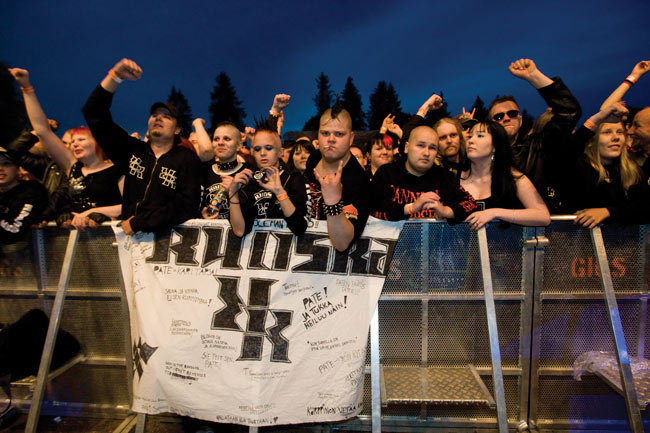 Ruoskaa näille!
Avainsanat: Koria-Roll Elimäki Kallioniemi yleisö fanit ruoska lakana kannattajat Ruoskaa näille!
Avainsanat: Koria-Roll Elimäki Kallioniemi yleisö fanit ruoska lakana kannattajat