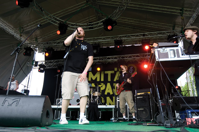 Kotka Rockfestivalin lavalla
Paleface, Helsinki â€“ Shangri-La
Avainsanat: Paleface Karri Pekka Matias Miettinen rappari Kotka Rockfestival