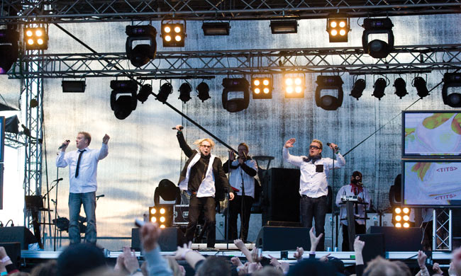 Raptori lavalla
Kotka rockfestival
Avainsanat: Raptori Kotka Rockfestival