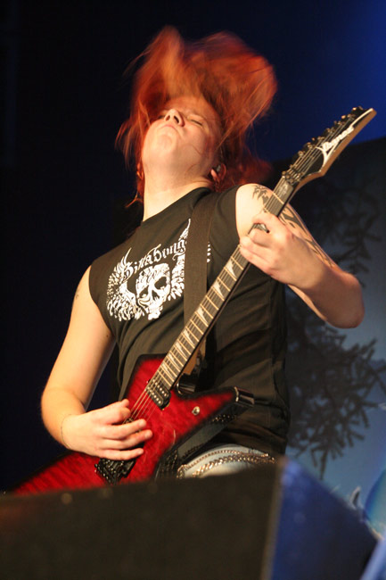 Liimataisen letti liehuu
Avainsanat: Sonata Arctica Jani Liimatainen tukka heiluu kitaristi liikkuu mosh