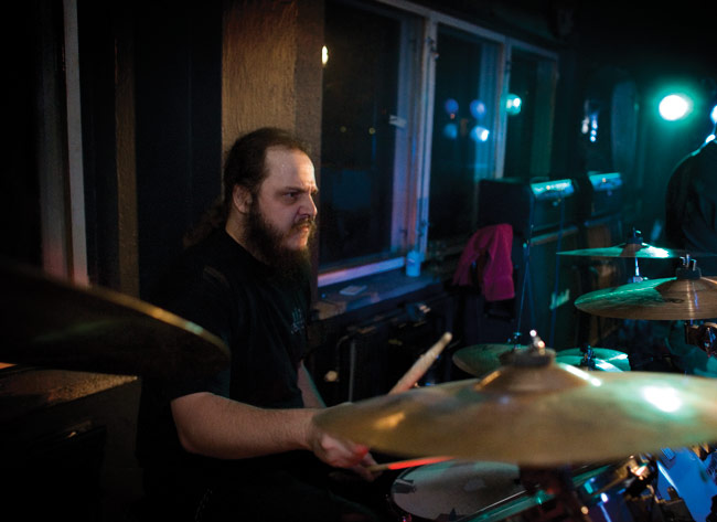 Drummer
Soultray, Devil's, Kotka 2007.
Avainsanat: Soultray rummut rumpali vakava partasuu pellit