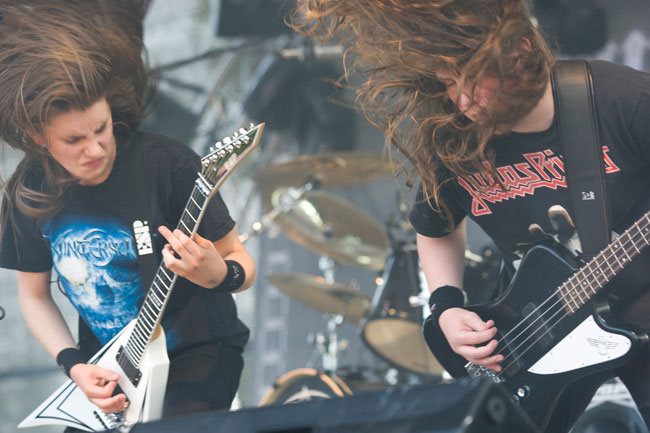 Letit liehumaan
Sturm und Drang, Koria-Roll 2008.
Avainsanat: Koria-Roll Elimäki Kallioniemi Sturm und Drang ruuhkatukka mosh Judas Priest Andre Linman Henrik Kurkiala