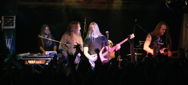 Tarot 2006
House of rock, Kouvola 2006.
Avainsanat: Tarot Marco Hietala Zachary Tommi Salmela Janne Tolsa Pecu Cinnari House of rock Kouvola