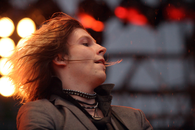 Gary
Avainsanat: Gary Technicolour valot Live 05