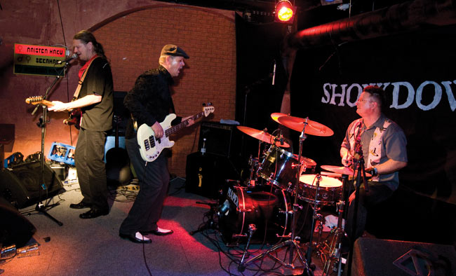 Teddy & the Tigers
House of rock, Kouvola 2008.
Avainsanat: Teddy & the Tigers guitar Aikka Alpo Hakala AP Niemi Antti-Pekka Pauli Pale Martikainen Kouvola Rockabilly rock'n'roll House of rock Kouvola