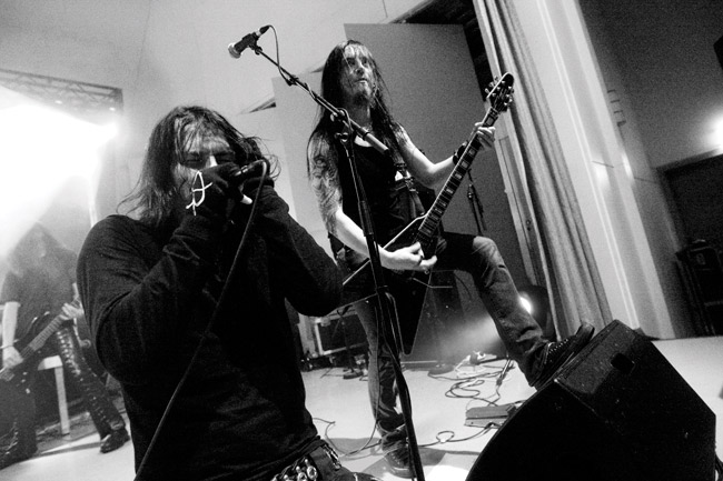 Polvillaan
Wounds wide open, To/Die/For, Kotka 2009.
Avainsanat: To/Die/For to die for Dark Winter Fest Sammon talo Karhula Kotka Jarno Jape Perätalo