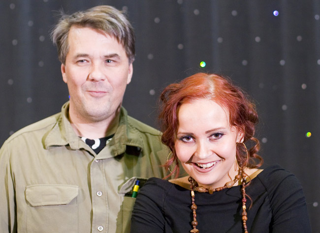 Helena ja Sammy
Sammy Kimari teki biisin ja ohjasi videon, Helena Kranni lauloi.
Avainsanat: Sammy Kimari Helena Kranni video Come with me