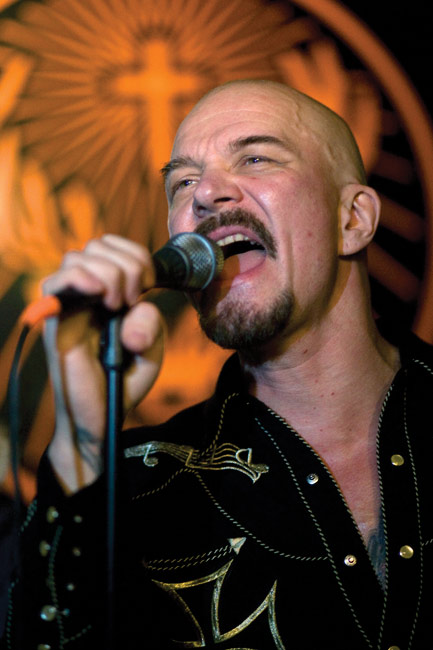 Rock ja risti
Avainsanat: Veeti Kallio Kotka Karoliina