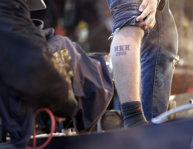 Lupaukset täytyy pitää
Hard Rock Hallelujah!
Avainsanat: Kansanjuhla kamera Heikki Paasonen H R H 2006 tatuointi saari jalka lupaus täytyy pitää Lordi Hard Rock Hallelujah