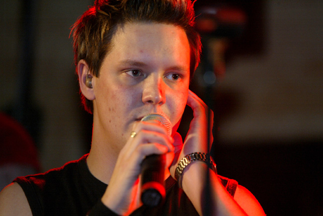 Chrisu
Christian Forss 2005, Amarillo, Kotka.
Avainsanat: Christian Forss Chrisu idols laulaa laulaja käsi kellon hihna