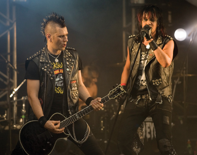 Timo-Timo ja Jyrki 69
Avainsanat: The 69 eyes Tammerfest Tampere glam rock Jussi69 Jyrki 69 Timo-Timo Jyrki Pekka Emil Linnankivi Timo Mikko Pitkänen Timo-Timo ja Jyrki 69
Avainsanat: The 69 eyes Tammerfest Tampere glam rock Jussi69 Jyrki 69 Timo-Timo Jyrki Pekka Emil Linnankivi Timo Mikko Pitkänen