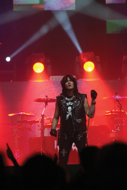 Jyrki69
Avainsanat: 69 eyes Jyrki69 pääkallo musta nahka niitit valokiilat NRJ radio awards Hartwall Areena