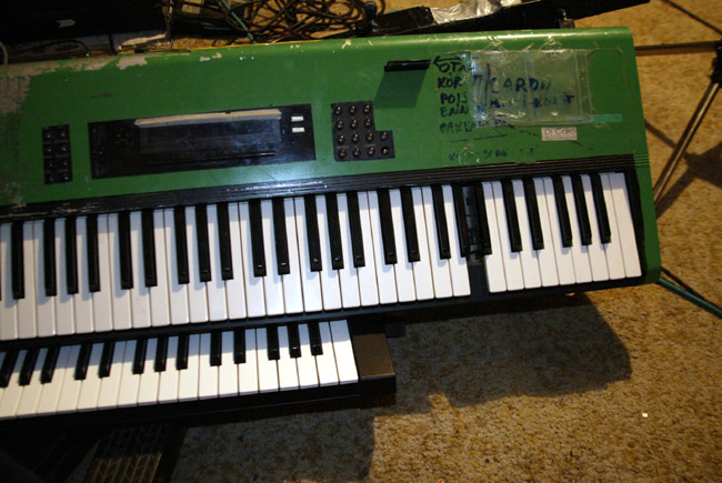 A puuttuu
Syntikat pinossa törmäilijän jäljilta. Koskettimista puuttu yksi A.
Avainsanat: koskettimet syntkat suntetisaattori kosketin puuttuu pinossa rikki vihreä A A puuttuu
Syntikat pinossa törmäilijän jäljilta. Koskettimista puuttu yksi A.
Avainsanat: koskettimet syntkat suntetisaattori kosketin puuttuu pinossa rikki vihreä A