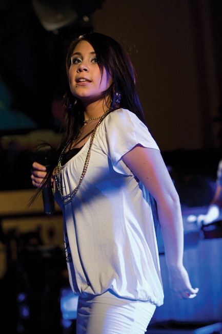 Anna Abreu 2009
Amarillo, Kotka 09.
Avainsanat: Anna Abreu Amarillo Kotka Sokos Seurahuone kaunis seksikäs lantio minihame tanssia latinomusiikki Anna Abreu 2009
Amarillo, Kotka 09.
Avainsanat: Anna Abreu Amarillo Kotka Sokos Seurahuone kaunis seksikäs lantio minihame tanssia latinomusiikki