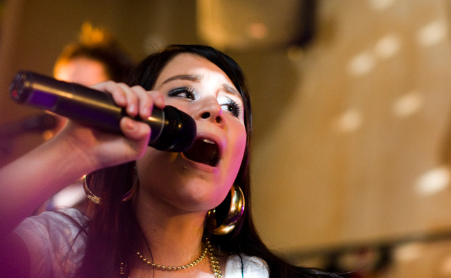Tulkinnan tuskaa
Anna Abreu, Kotka 2009.
Avainsanat: Anna Abreu Amarillo Kotka Sokos Seurahuone kaunis seksikäs 
