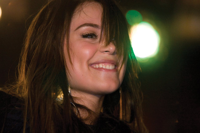 Aurinkoinen 2011
Avainsanat: Anna Abreu Idols latino Amarillo Kotka Sokos kaunis seksikäs Aurinkoinen 2011
Avainsanat: Anna Abreu Idols latino Amarillo Kotka Sokos kaunis seksikäs