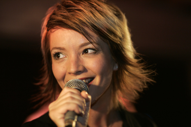 Suloinen Annika
Avainsanat: Annika Eklund suloinen kaunis seksikäs söpö ihana ruskeatsilmät kasvot nainen Shanghai iskelmä