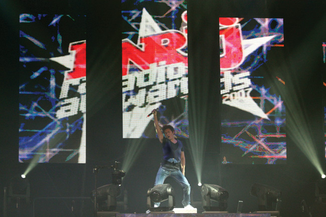 Huipulla
Avainsanat: NRJ radio awards hartwall-areena helsinki Antti Tuisku huipulla logo tanssia näyttää eläytyä