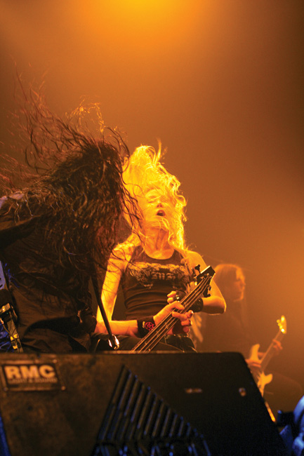 We will rise
Avainsanat: Arch Enemy Black Crusade Jäähalli Helsinki Ruotsi swedish hiukset hair mosh Angela Gossow RMC