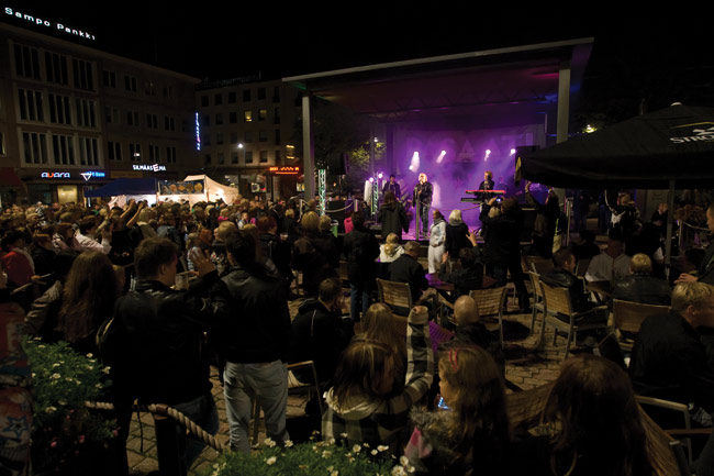 Arttu Wiskari Kotkan torilla
Fashion Night & culture
Avainsanat: Arttu Wiskari Fashion Night Kotka tori