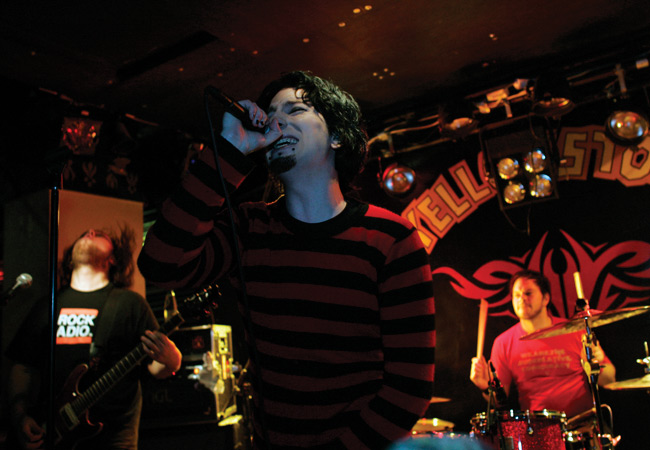 Bleak
Bleak 2006, Kotka.
Avainsanat: Bleak Caleb Junior Madu Yellowstone rock kova meno