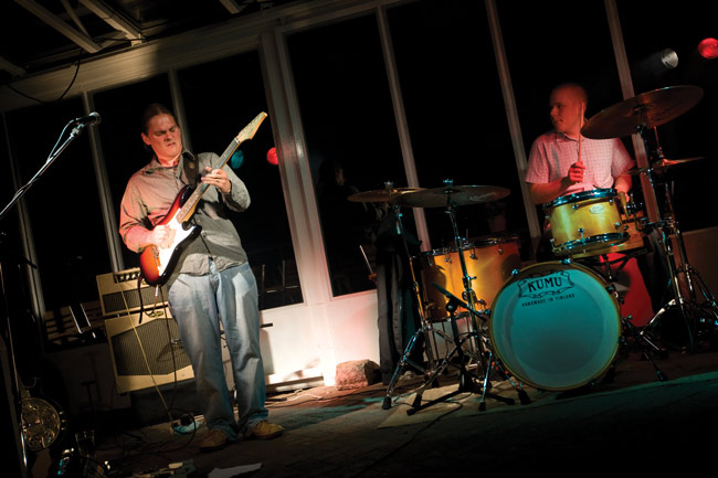 Mikko Laaksonen & Miika Perkiö
Bluesbone
Avainsanat: Bluesbone blues Kotka Meriniemi Bar Stella Mikko Laaksonen Miika Perkiö Mikko Laaksonen & Miika Perkiö
Bluesbone
Avainsanat: Bluesbone blues Kotka Meriniemi Bar Stella Mikko Laaksonen Miika Perkiö