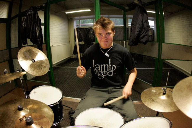 Rumpali
Joonas Lautala, Hamina 2006.
Avainsanat: Bonescraper rumpali Joonas Lautala pellit kapulat koulu Hamina Rumpali
Joonas Lautala, Hamina 2006.
Avainsanat: Bonescraper rumpali Joonas Lautala pellit kapulat koulu Hamina