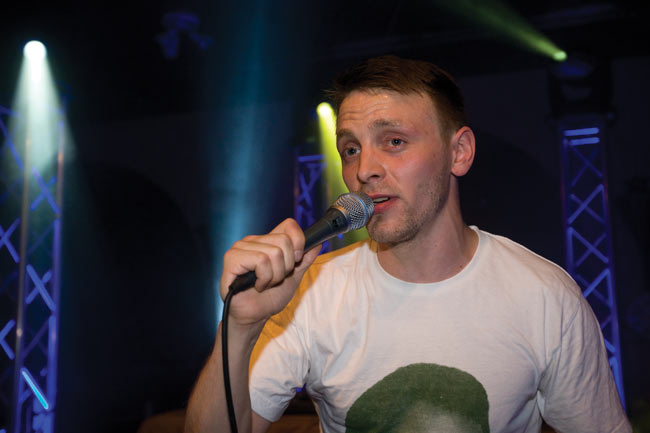 Reino Nordin
Avainsanat: Bongo Rock Reino Nordin Bujashaka Kairo Kotka yleisö eturivi tytöt