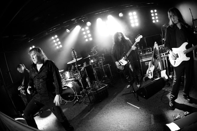 Boycott 2008
Tommi Läntinen - laulu
Hombre Lampinen - kitara
Jari Varjo - rummut
Baba Salama - kitara
Luca Sturniolo - basso
Avainsanat: Boycott classic rock Kouvola Vaakuna Marilyn Tommi Läntinen My Sharona Ari Hombre Lampinen ari Varjo Baba Salama Luca Sturniolo mustavalkoinen