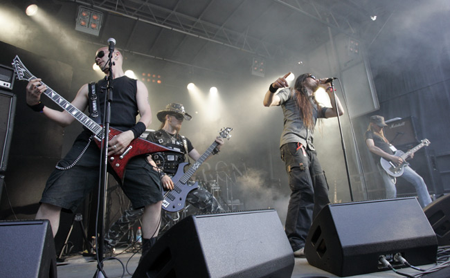 Charon
Sauna open air, Tampere 2006.
Avainsanat: Charon Juha-Pekka Leppäluoto Teemu Hautamäki Pasi Sipilä Antti Karihtala Lauri Tuohimaa Charon
Sauna open air, Tampere 2006.
Avainsanat: Charon Juha-Pekka Leppäluoto Teemu Hautamäki Pasi Sipilä Antti Karihtala Lauri Tuohimaa