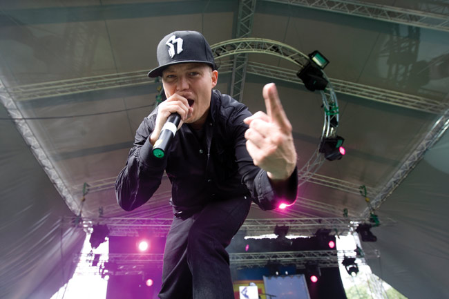 Perinteiset merkinannot
Cheek
Avainsanat: Cheek Jare Tiihonen Kotka rockfestival