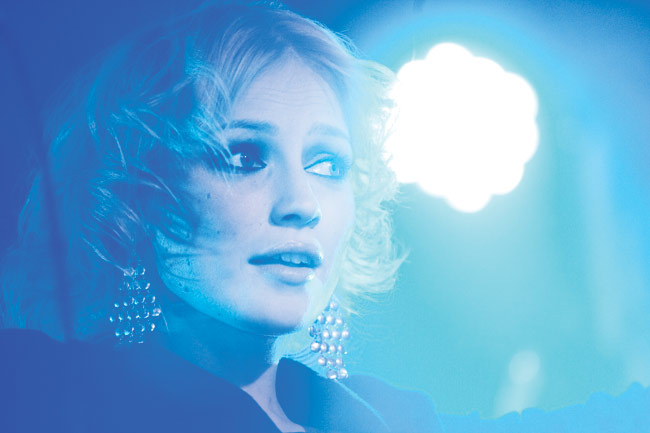 Vaaleansinistä
Avainsanat: Chisu Christel Martina Sundberg kaunis seksikäs Amarillo Kotka