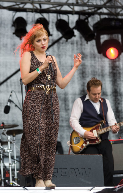 Lavan reunalla
Chisu, Kotka rockfestival 2010
Avainsanat: Chisu Christel Sundberg Kotka rockfestival kaunis seksikäs suloinen räväkkä
