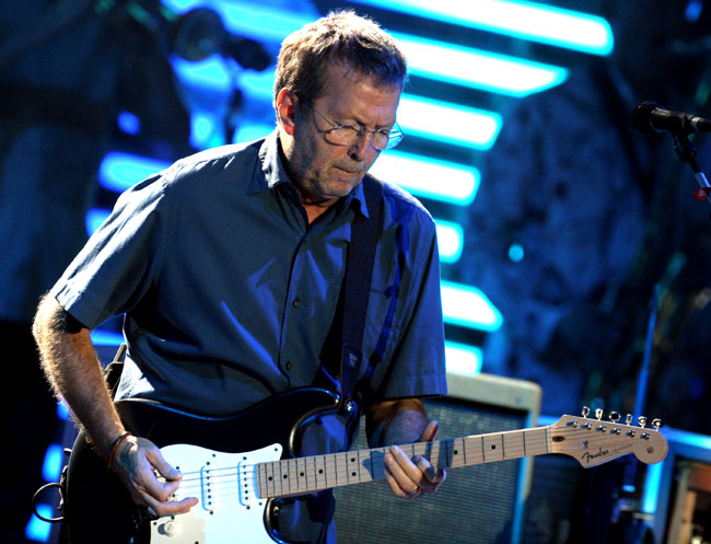 Eric Clapton 2006
Avainsanat: Eric Clapton kitaristi sooloilla Cocaine Wonderfull tonight Tears in heaven legenda silmälasit
