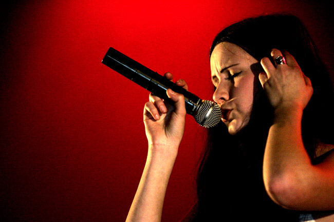 Sini Hanttu
Melancholy
Avainsanat: Crimson Sun Sini Hanttu laulaja laulaa tyttö punainen rock melancholy Sini Hanttu
Melancholy
Avainsanat: Crimson Sun Sini Hanttu laulaja laulaa tyttö punainen rock melancholy