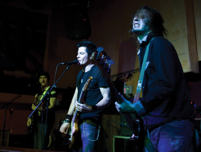 Feel you
Avainsanat: Crumbland love grunge in your head amarillo Kotka Jontte Genberg Antti Pylkkänen Teemu Seppälä