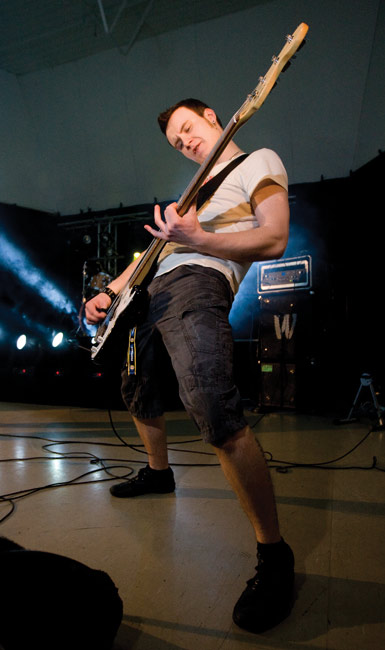 Basisti
Niko Suortti
Avainsanat: Cry of pain dark winter festival Kotka Karhula Niko Suortti