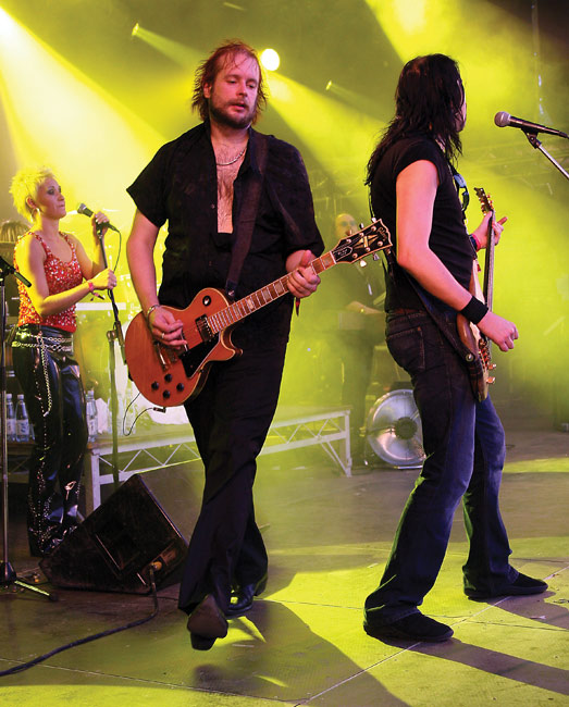 "... on the streets of dreams"
Daffy ja Juki uskomattomassa seurassa
Avainsanat: Daffy Terävä Jukka Lewis Juki Miina Mikkonen Jurassic Rock Mikkeli