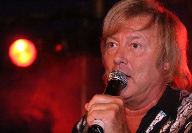 Danny
Danny, Meriniemi, Kotka 2005.
Avainsanat: Danny Ilkka Lipsanen Tuuliviiri Amarillo Armi Tahdon olla sulle hyvin hellä
