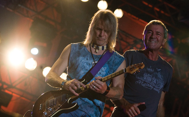 Kireästi
Morse ja Gillan
Avainsanat: Deep Purple Kotkan Meripäivät Ian Gillan Steve Morse