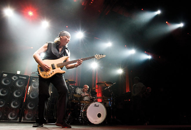 Roger Glover
In to the fire
Avainsanat: Deep Purple Jäähalli Helsinki Roger Glover in to the fire