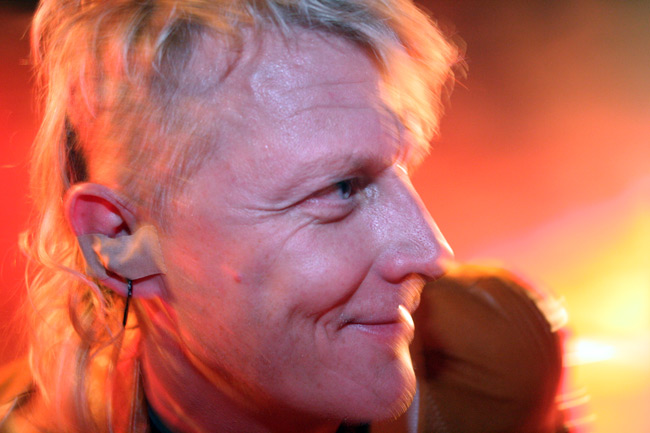 Eve
Avainsanat: Dingo Eve Jarkko lähikuva korvamonitori basisti blondi iloinen