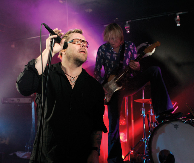 Neumann ja Erik
Avainsanat: Dingo Neumann Erik Kunnian päivät bassorumpu kitaristi solisti