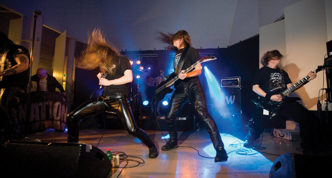 Domination Black 2011
Darl Winter festival, Kotka
Avainsanat: Dark Winter festival Kotka karhula sammmontalo Domination Black basso basisti Lauri Eerola Matias Palm Domination Black 2011
Darl Winter festival, Kotka
Avainsanat: Dark Winter festival Kotka karhula sammmontalo Domination Black basso basisti Lauri Eerola Matias Palm