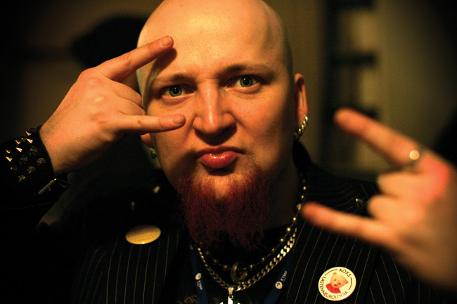 Killgast vääntelee käsiään
Avainsanat: The Sentinel Killgast Domination Black hevästi kasimerkki kädet sormet dark winter fest koks lastenneurologia