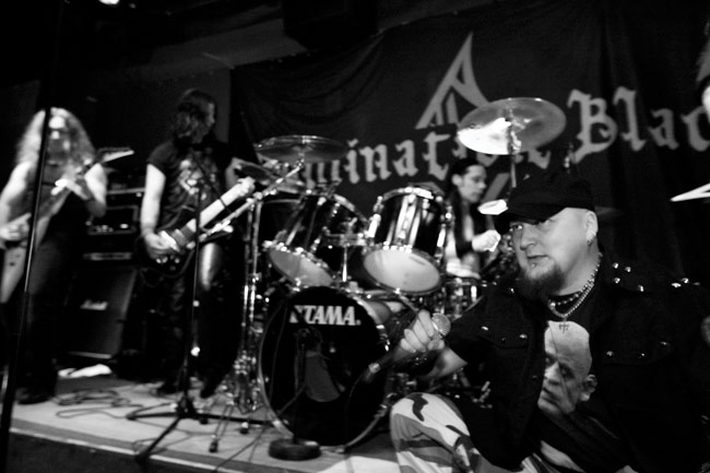 Kaksinaamainen Killgast
Two-Faced devil, Kairo 2008
Avainsanat: Domination Black Kairo Kesto Kotka Teppo Heiskanen Juuso Elminen liike Kari Killgast Juha Beck Lauri sir Eerola Kaksinaamainen Killgast
Two-Faced devil, Kairo 2008
Avainsanat: Domination Black Kairo Kesto Kotka Teppo Heiskanen Juuso Elminen liike Kari Killgast Juha Beck Lauri sir Eerola